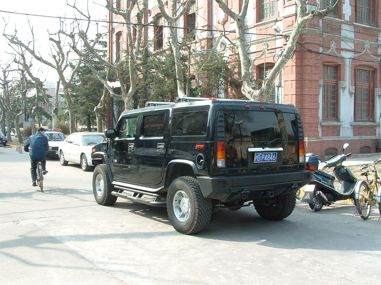 hummer H2-rear.JPG